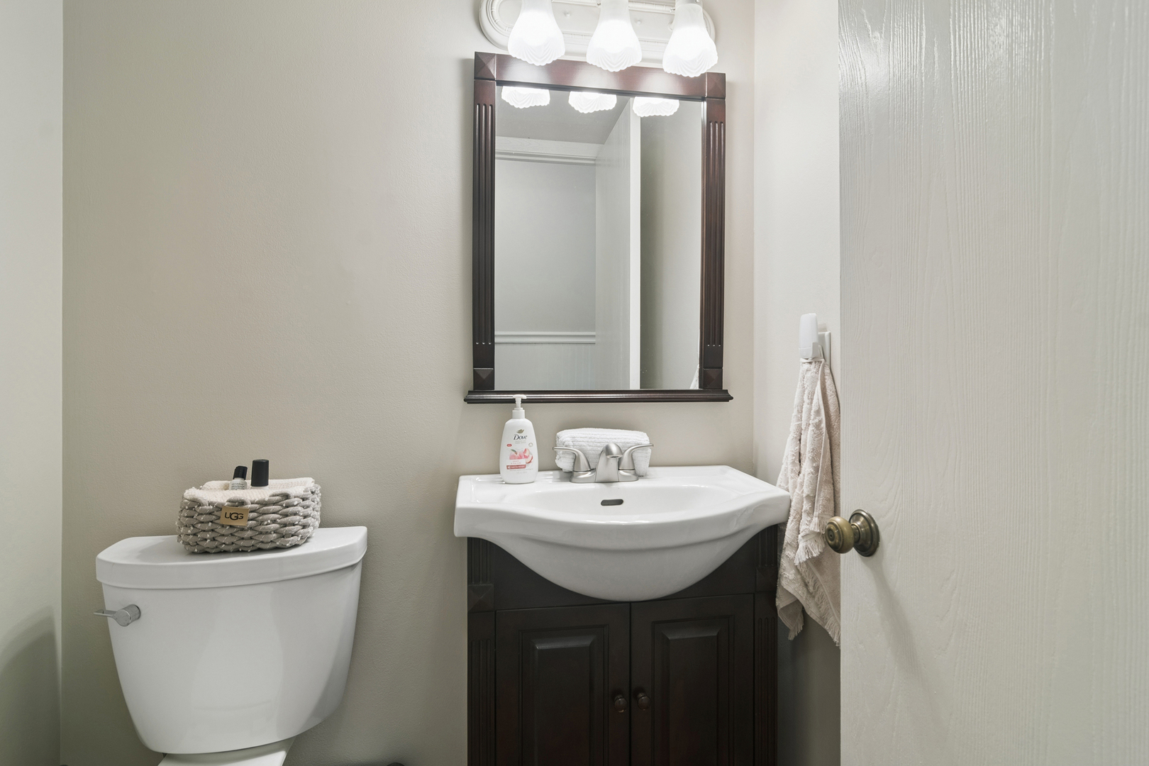 988 Newbury Drive Property Photo 22