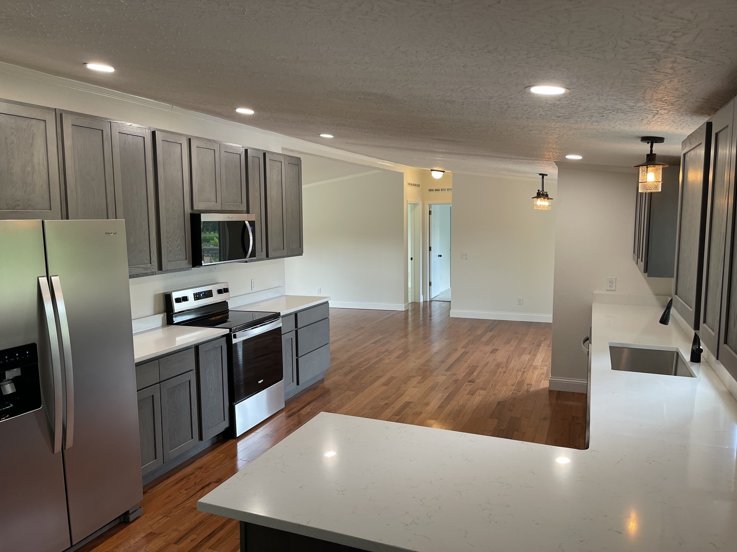 290 Friendship Loop Property Photo 2