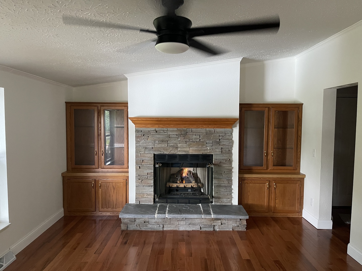 290 Friendship Loop Property Photo 4