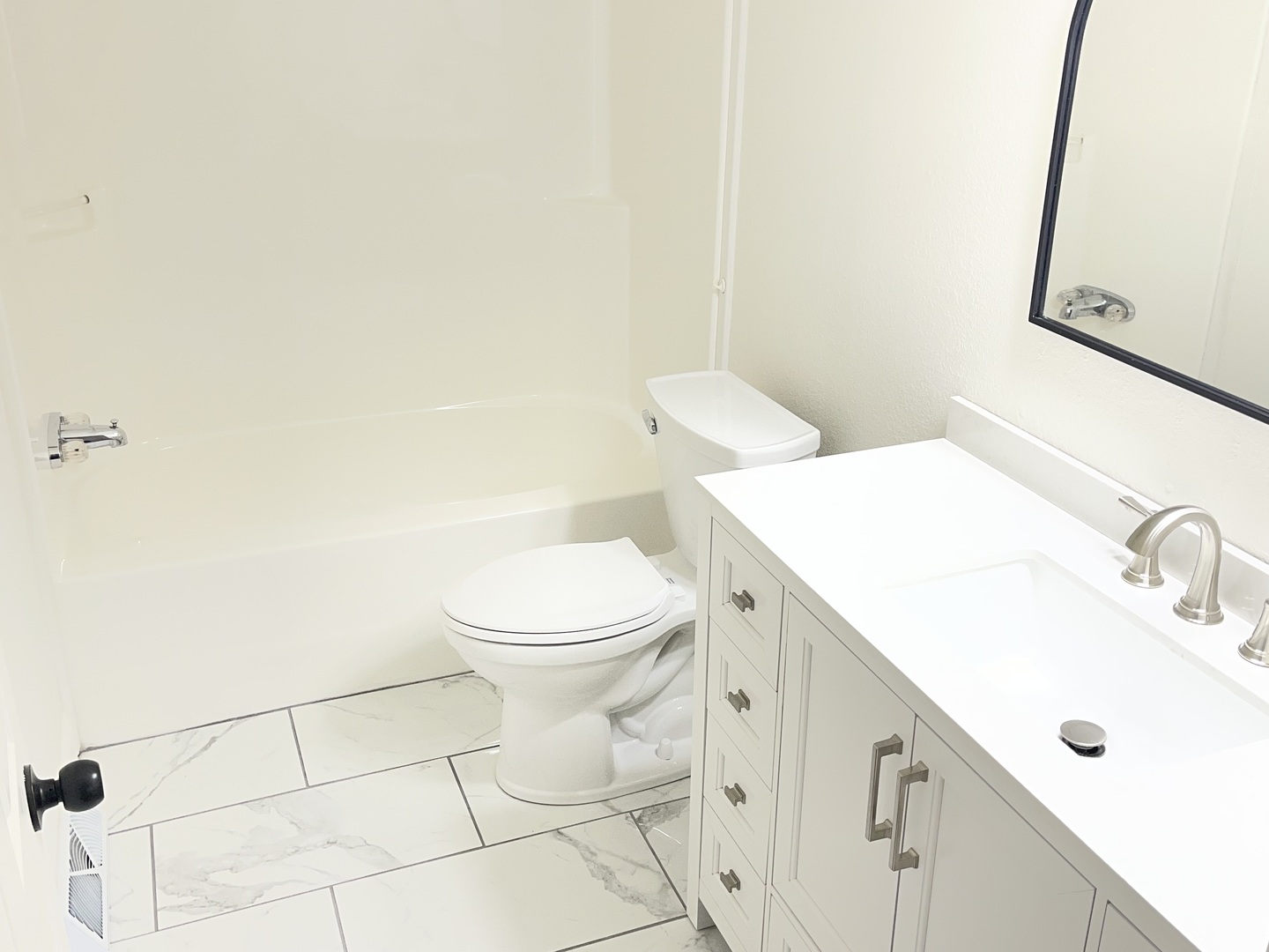 290 Friendship Loop Property Photo 5