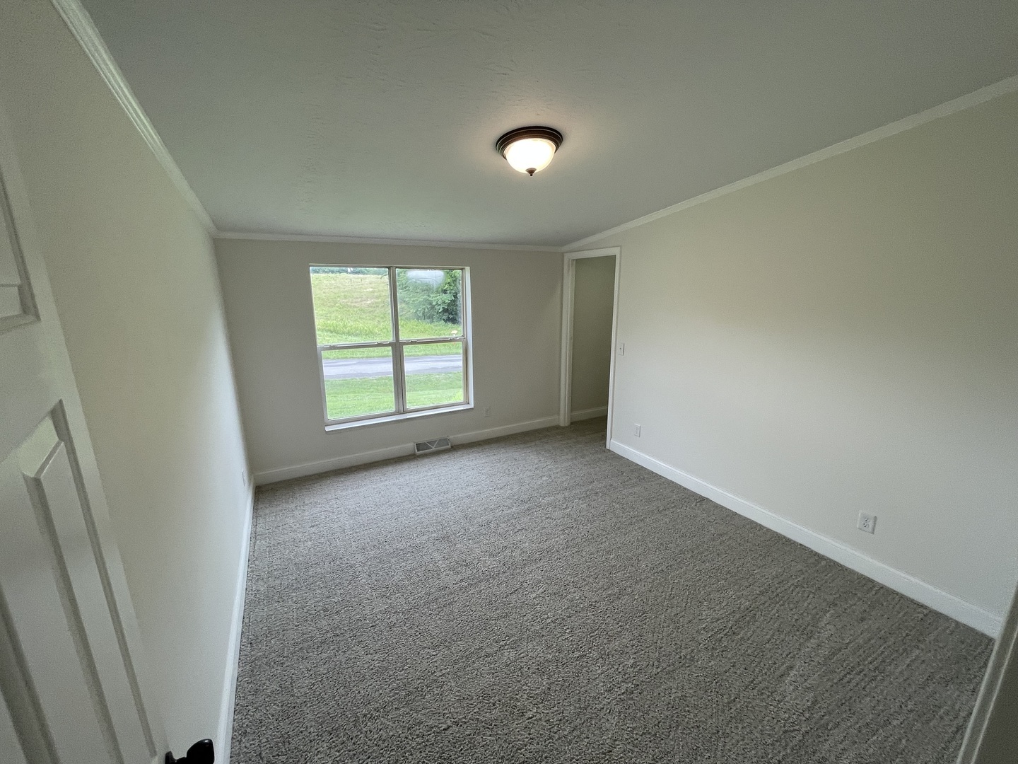 290 Friendship Loop Property Photo 10