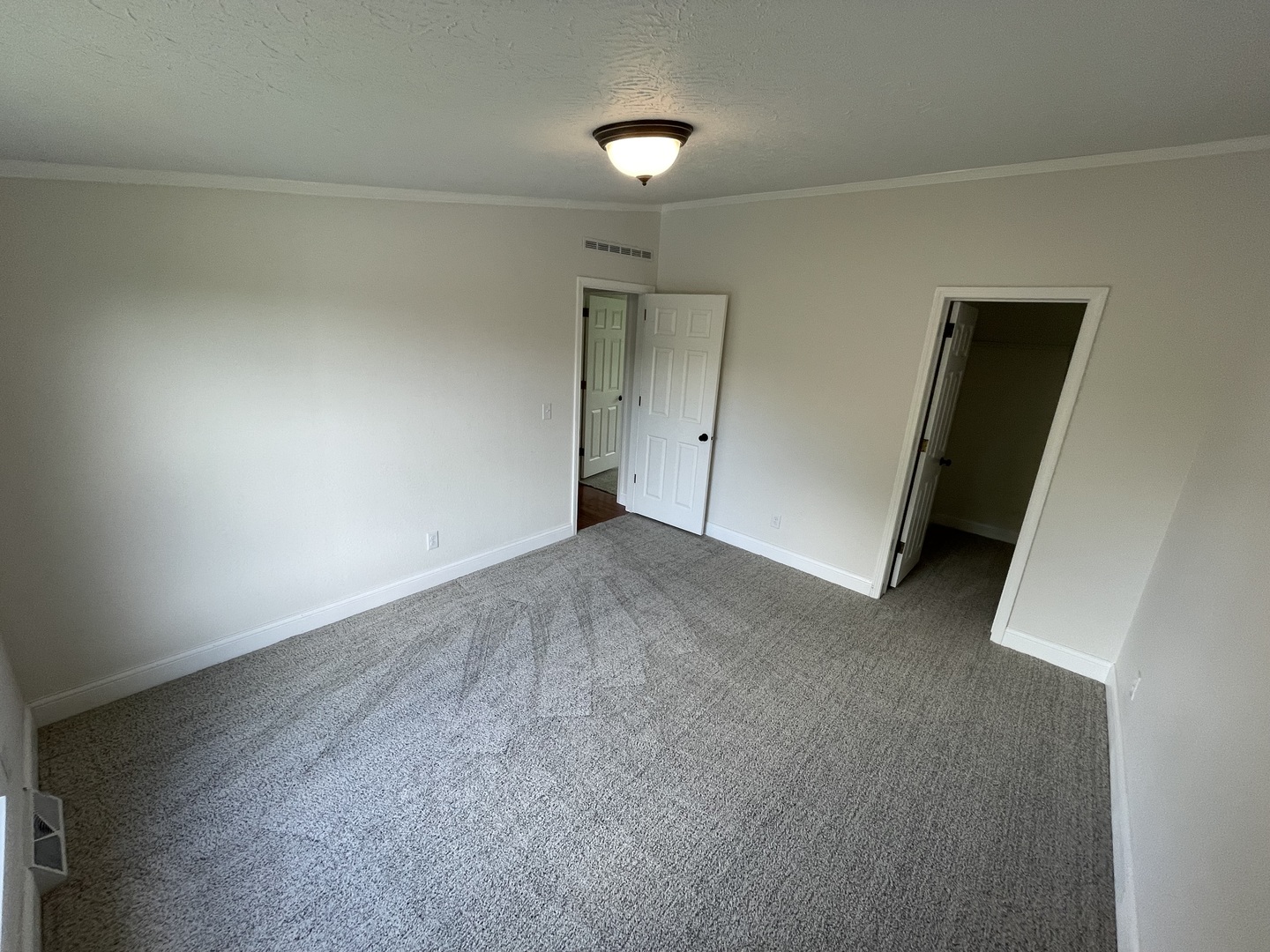 290 Friendship Loop Property Photo 12