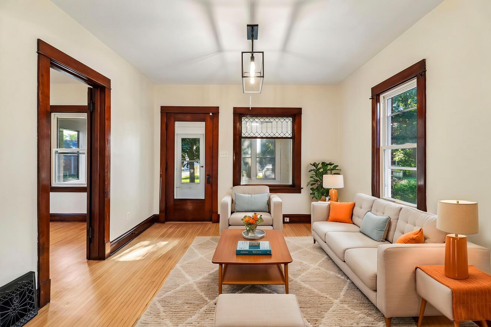 1013 Vine Street Property Photo 4