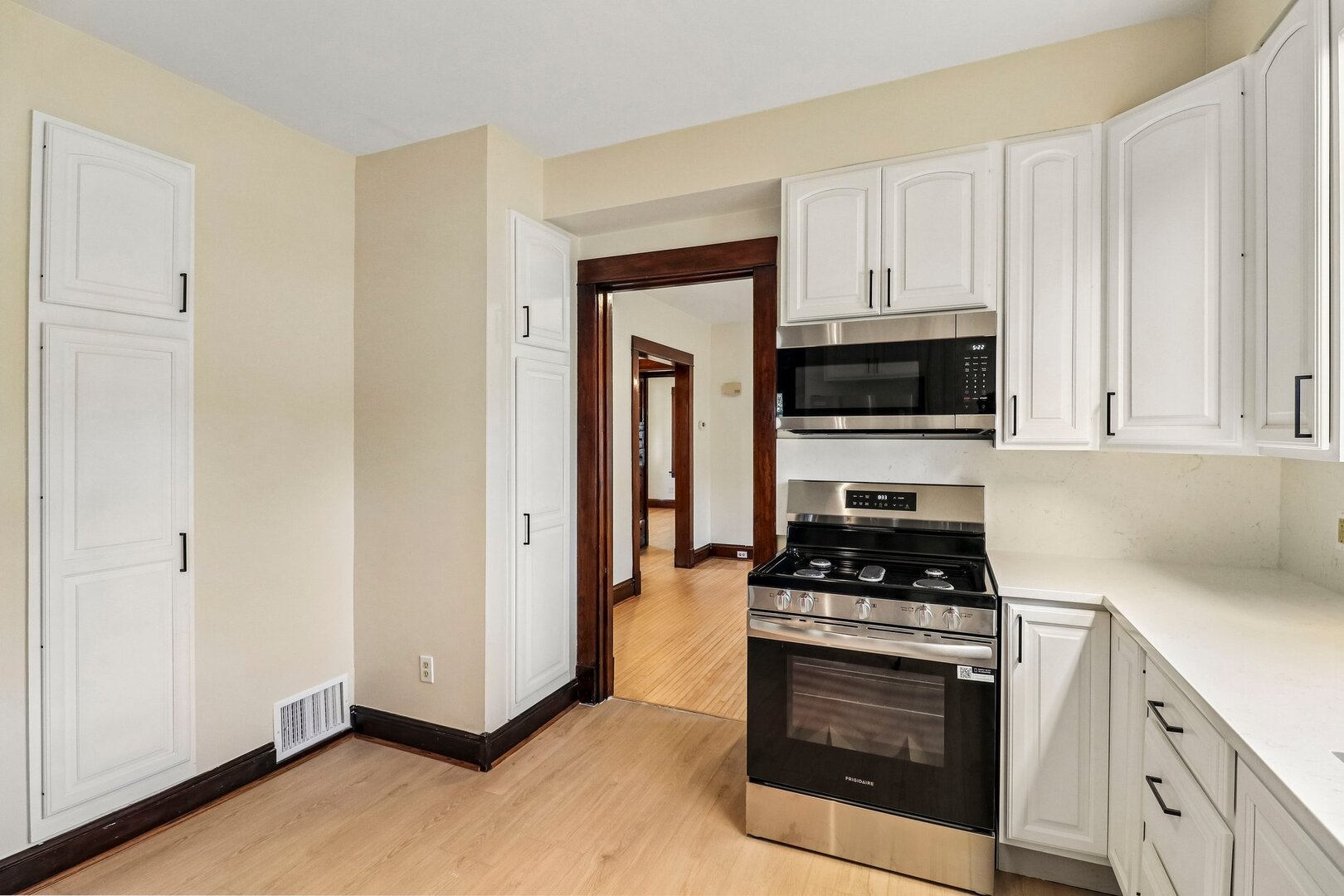 1013 Vine Street Property Photo 8