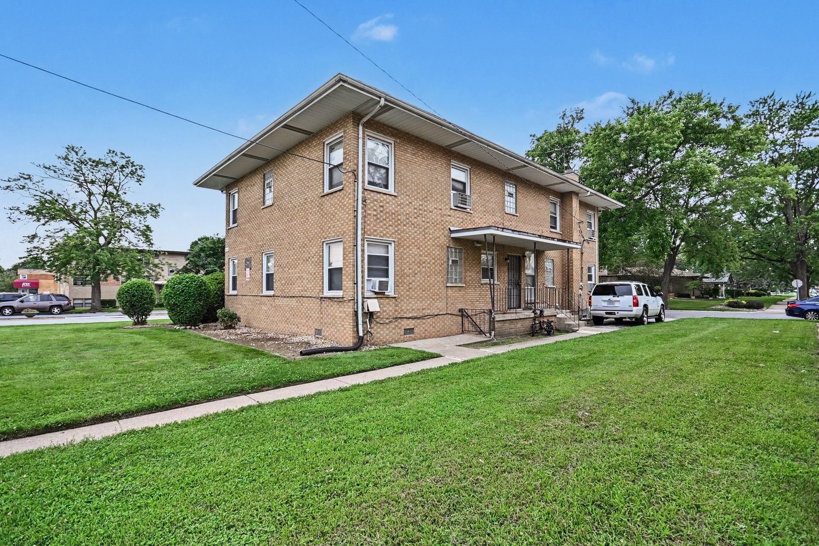18408 Torrence Avenue Property Photo 1
