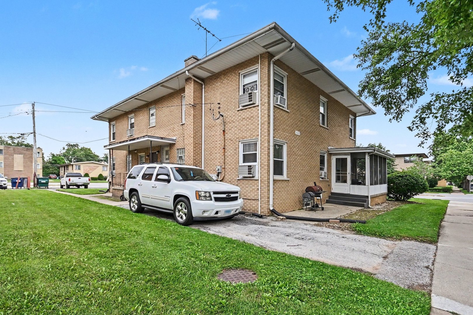 18408 Torrence Avenue Property Photo 4
