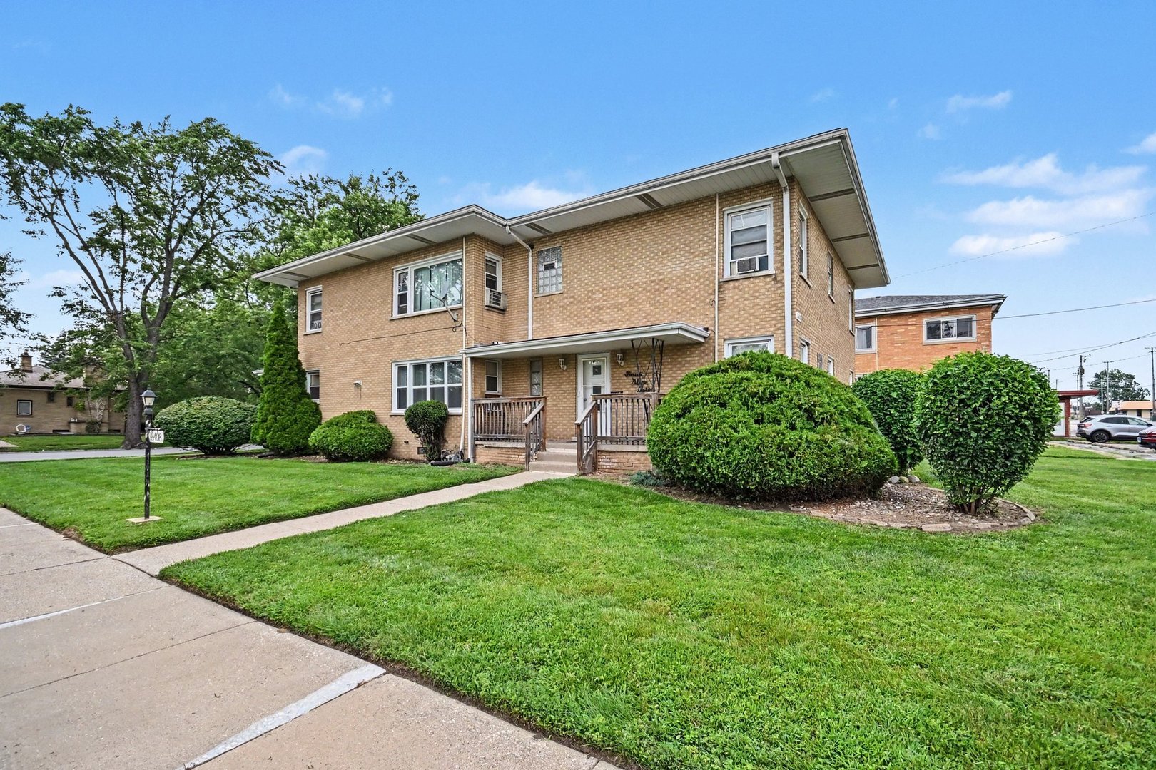 18408 Torrence Avenue Property Photo 8