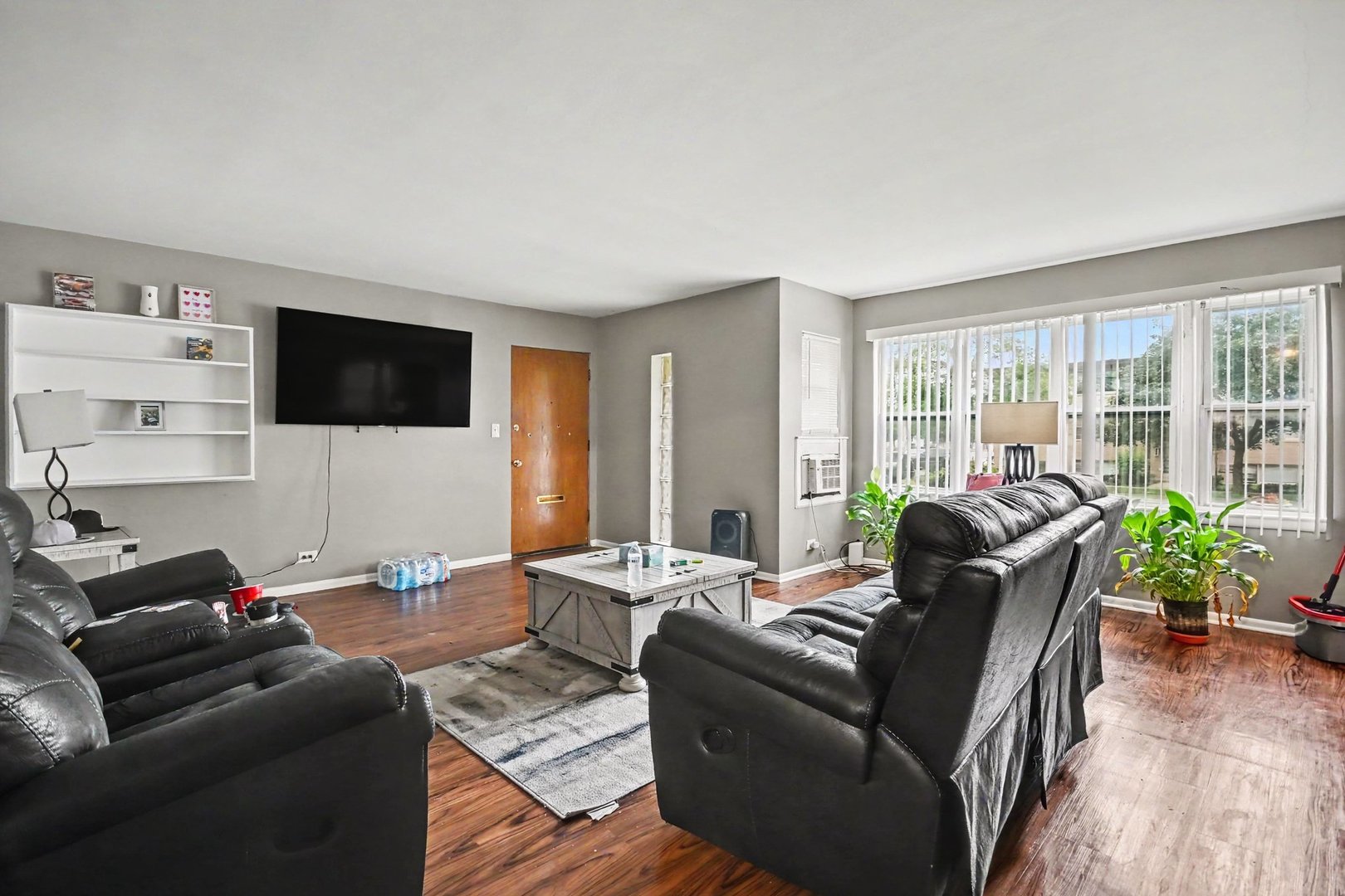 18408 Torrence Avenue Property Photo 9