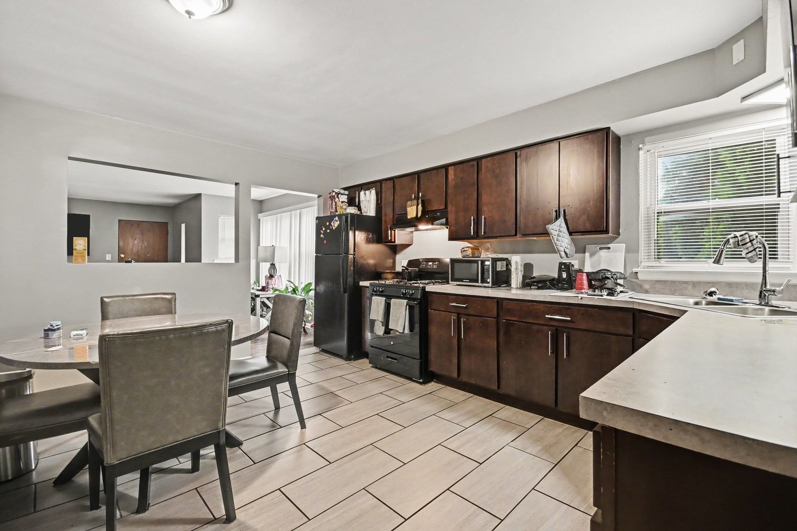 18408 Torrence Avenue Property Photo 15