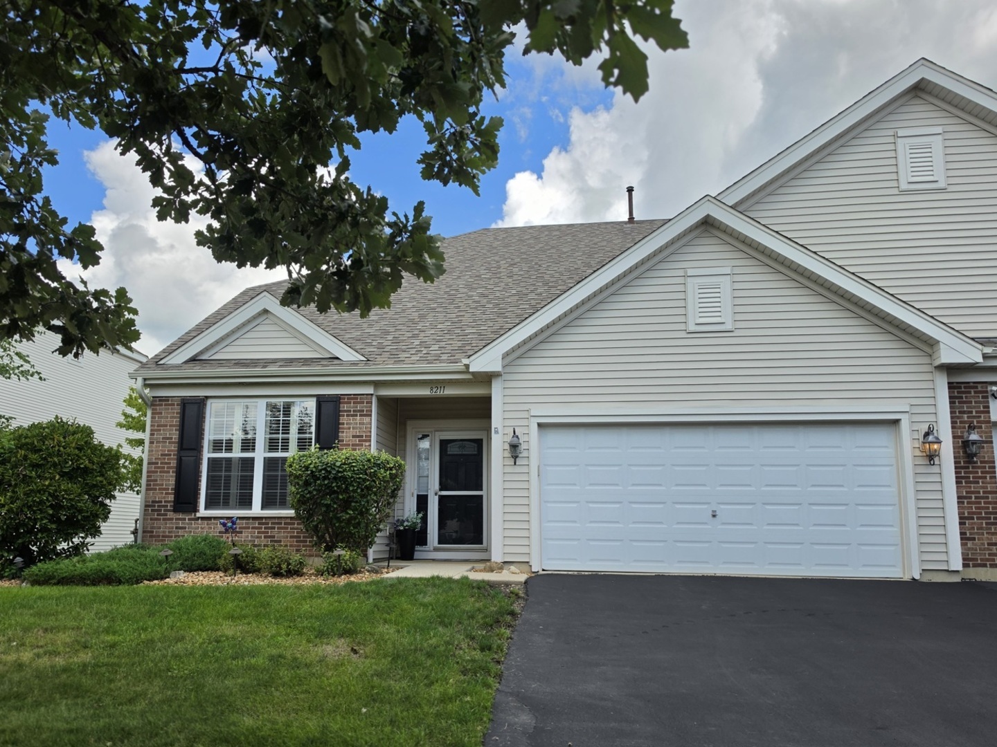 8211 Tremont Lane Property Photo 1