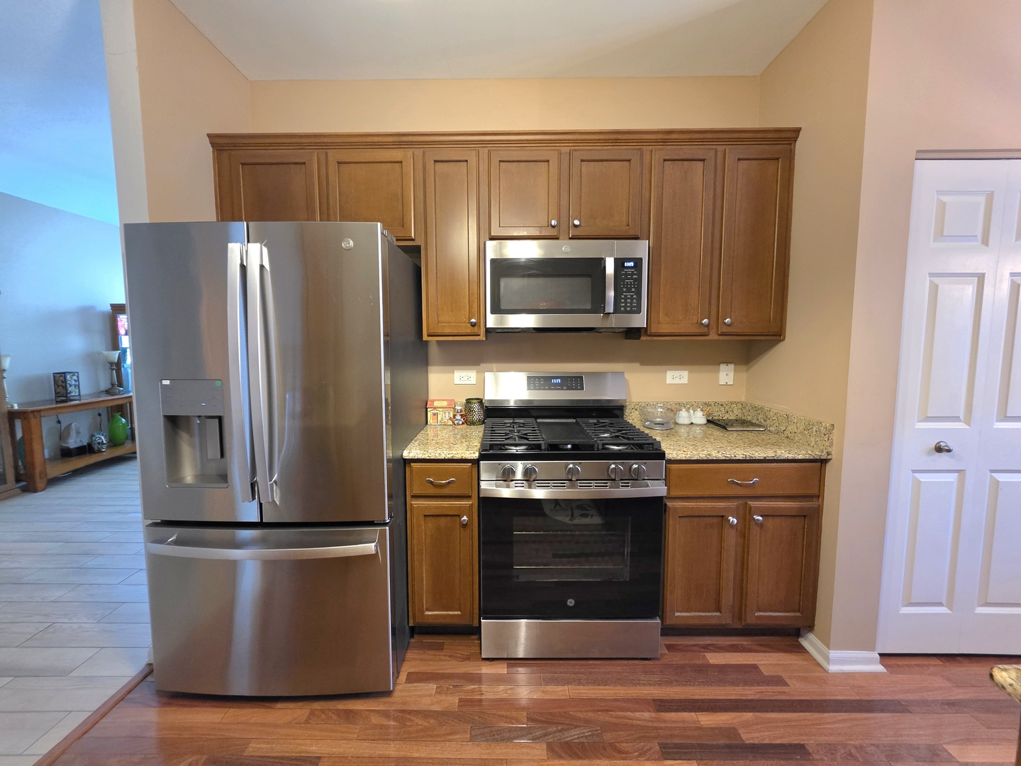 8211 Tremont Lane Property Photo 3