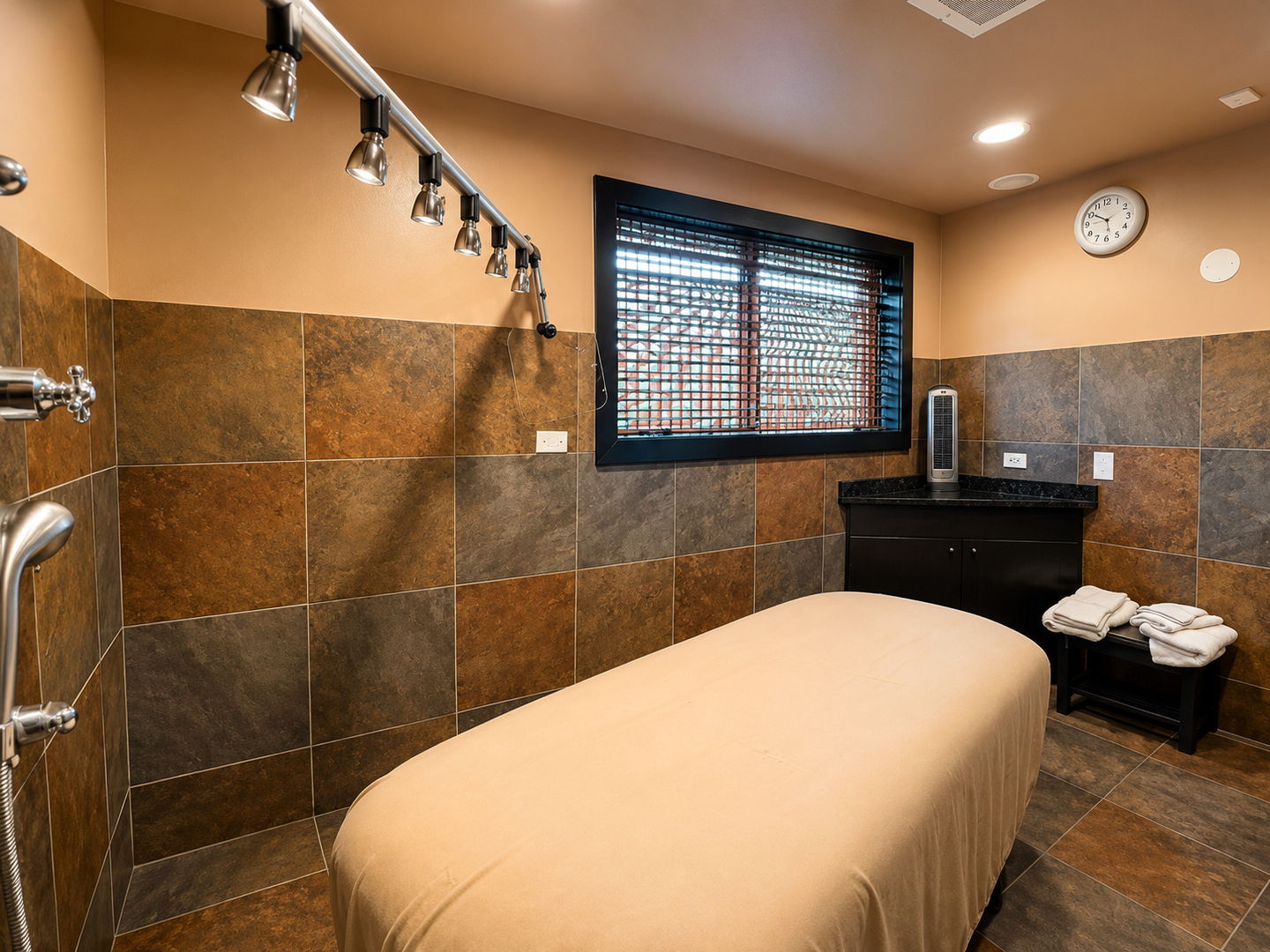 12722616 Property Photo 17