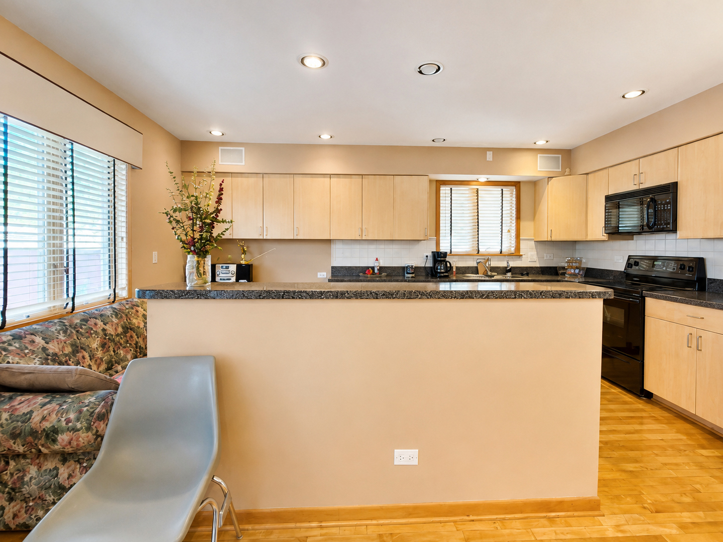 12722616 Property Photo 30
