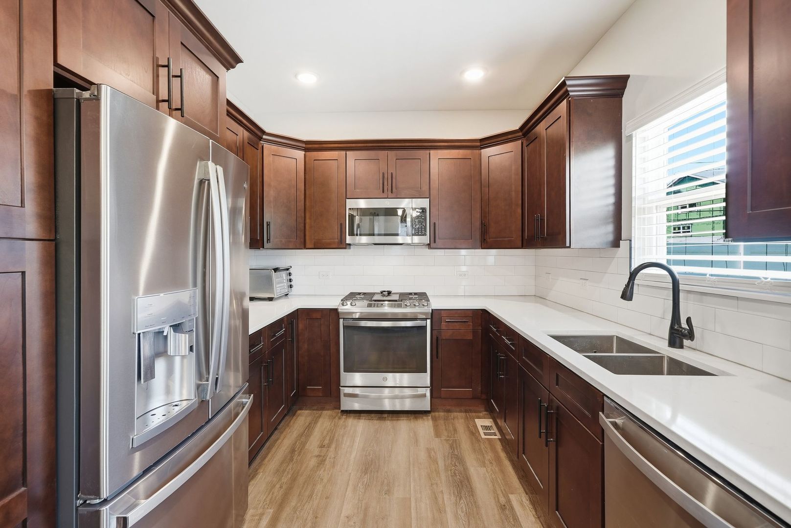 5126 Aldersyde Road Property Photo 4