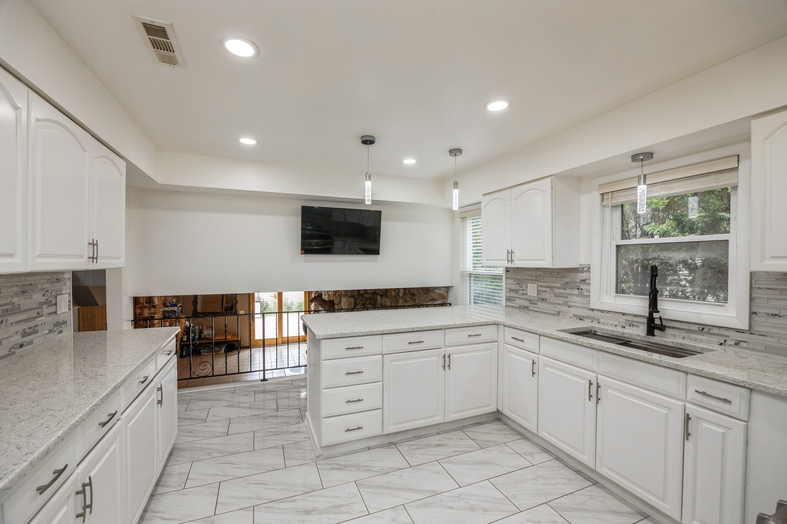 6614 Kane Avenue Property Photo 8