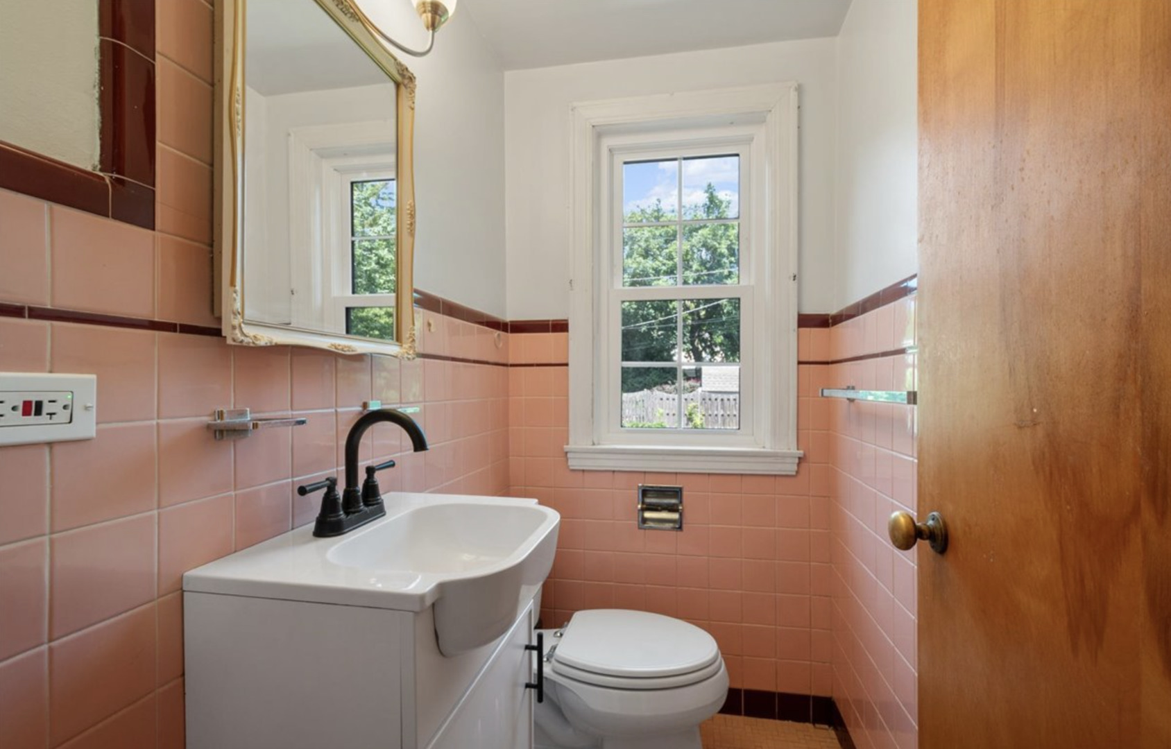 6957 N Caldwell Avenue Property Photo 10