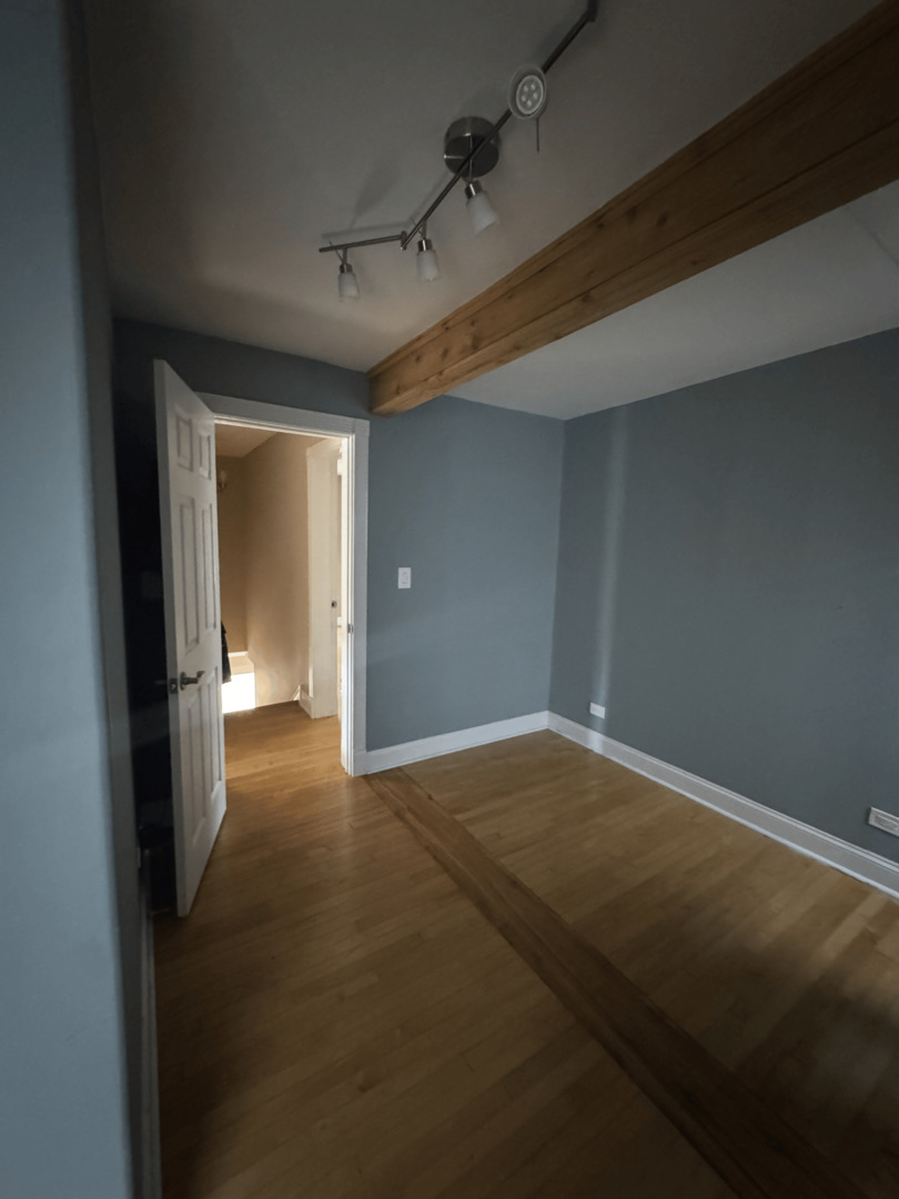 7555 N Rogers Avenue Property Photo 3
