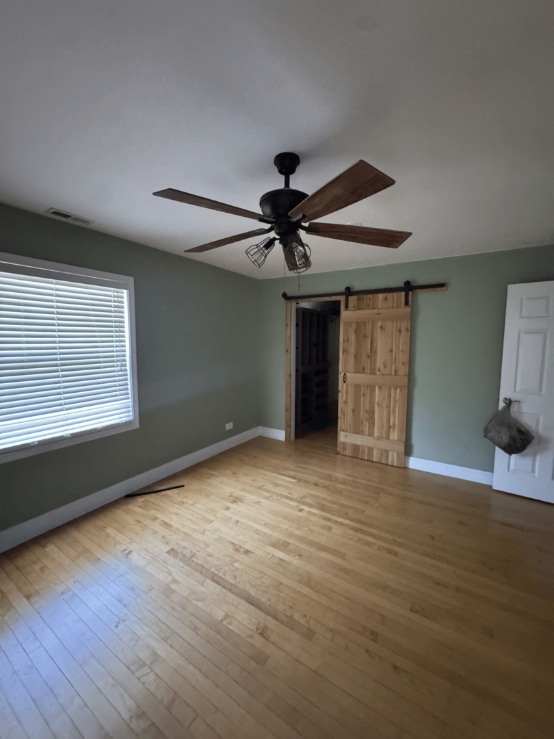 7555 N Rogers Avenue Property Photo 5