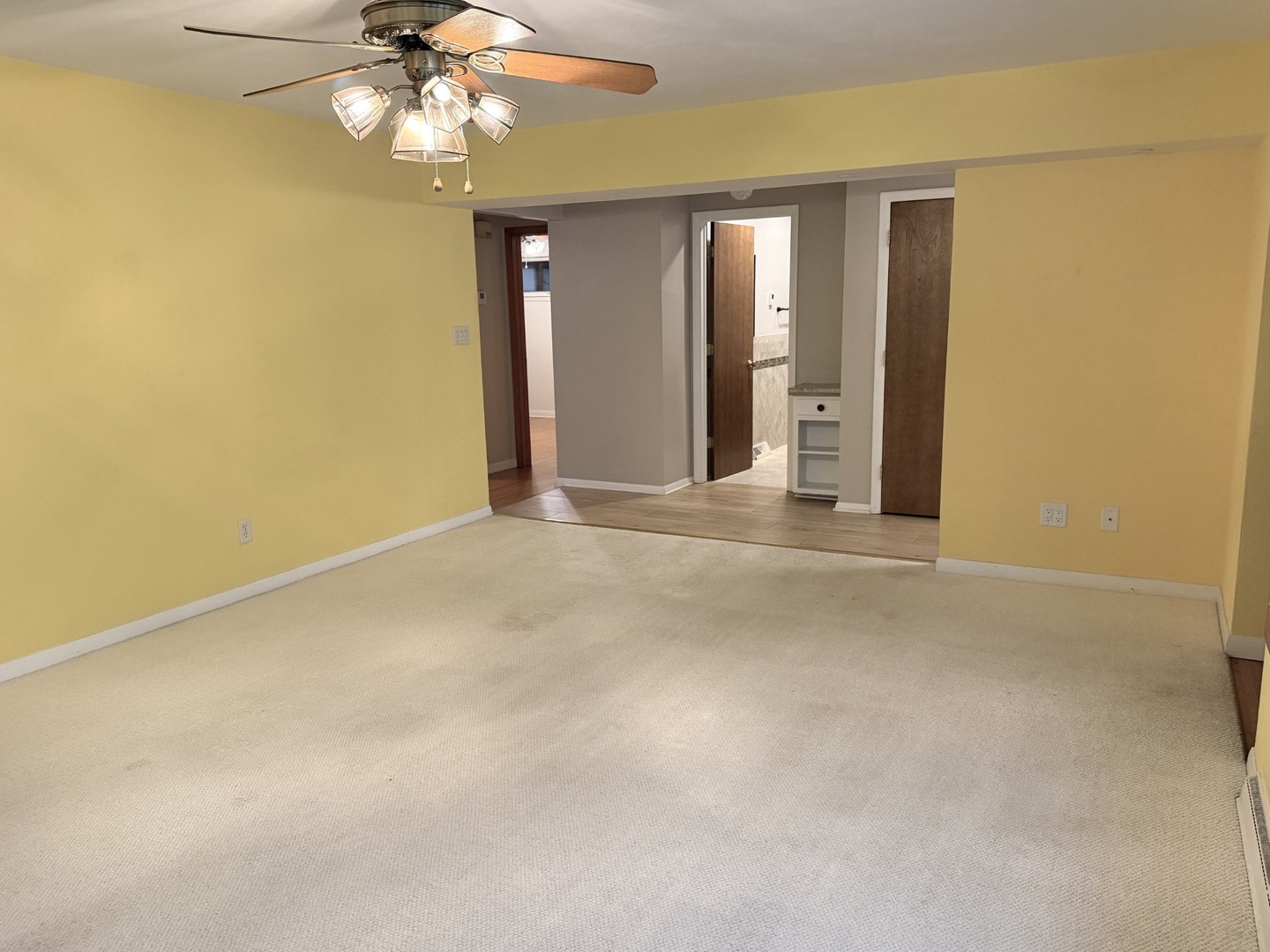 205 Oak Street Property Photo 4