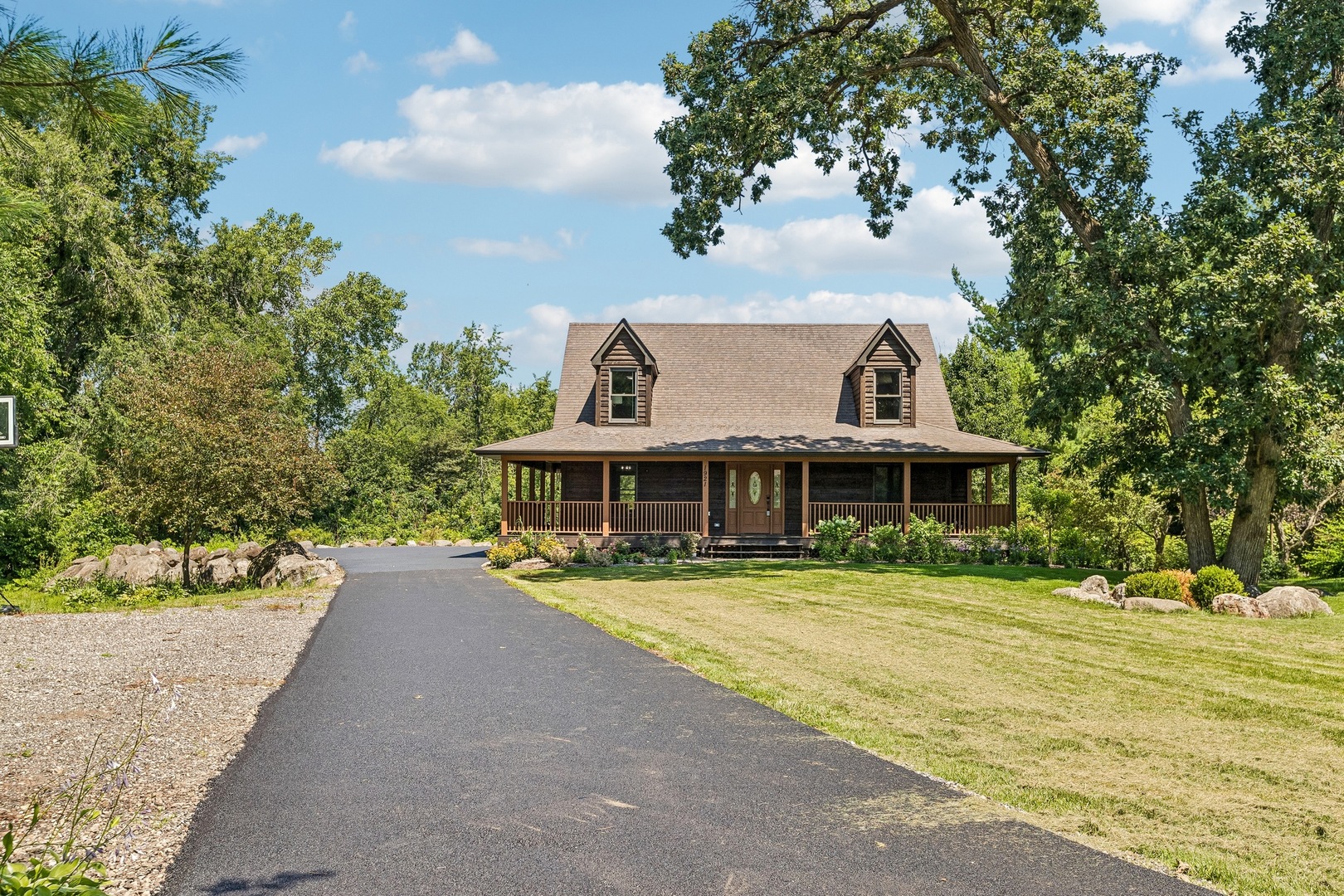 1921 Annettes Circle Property Photo 1