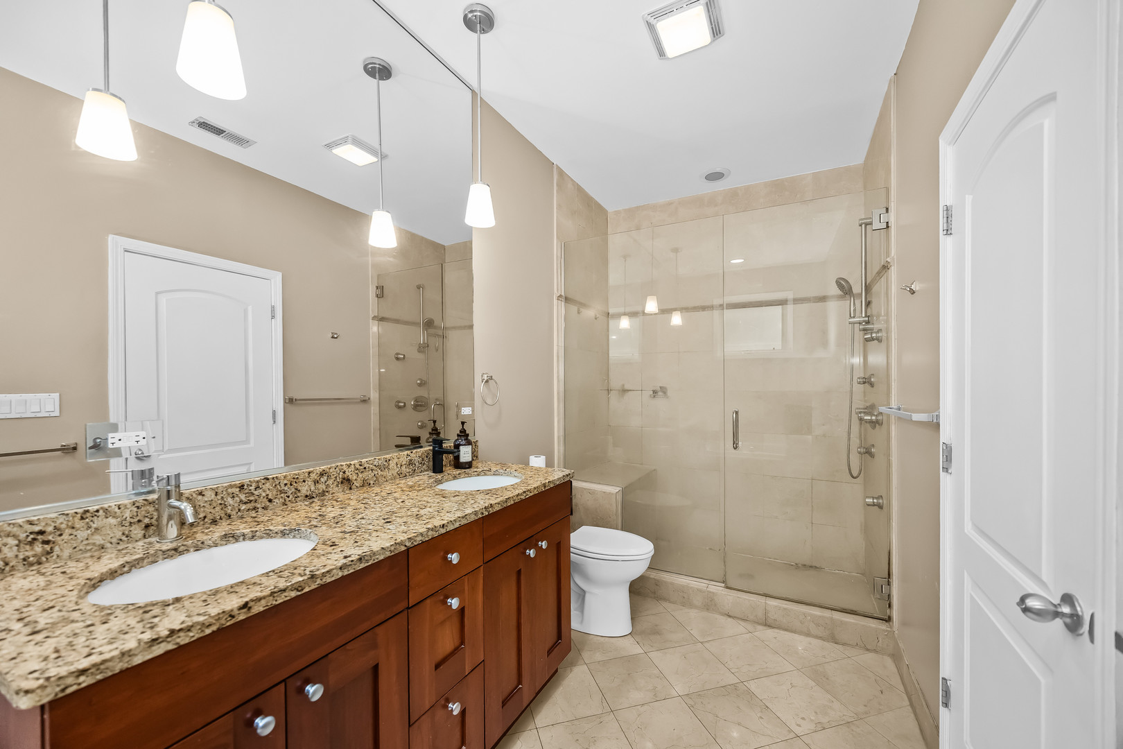3565 S King Drive 1 Property Photo 17