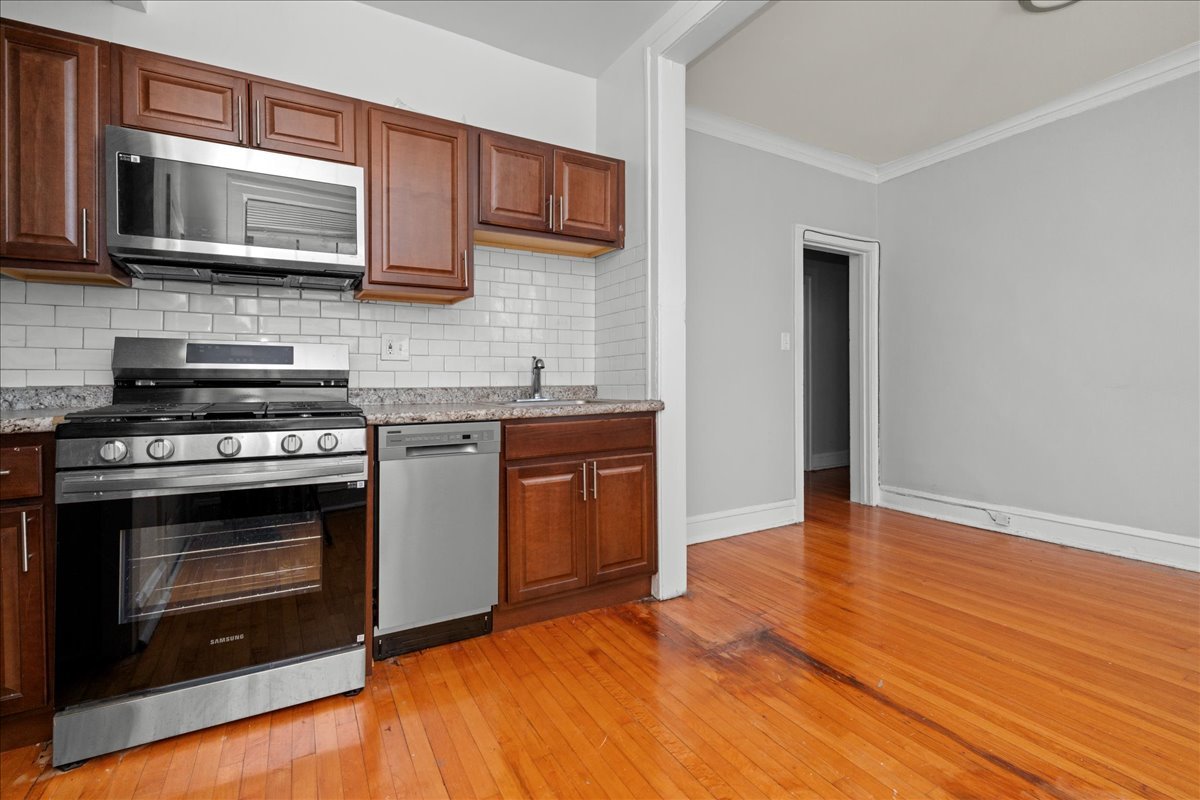2348 W Addison Street D2 Property Photo 2
