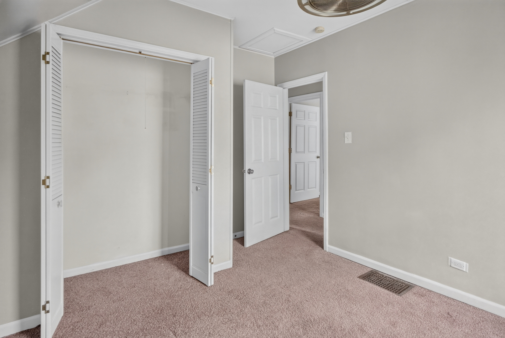 4122 N Kostner Avenue Property Photo 23