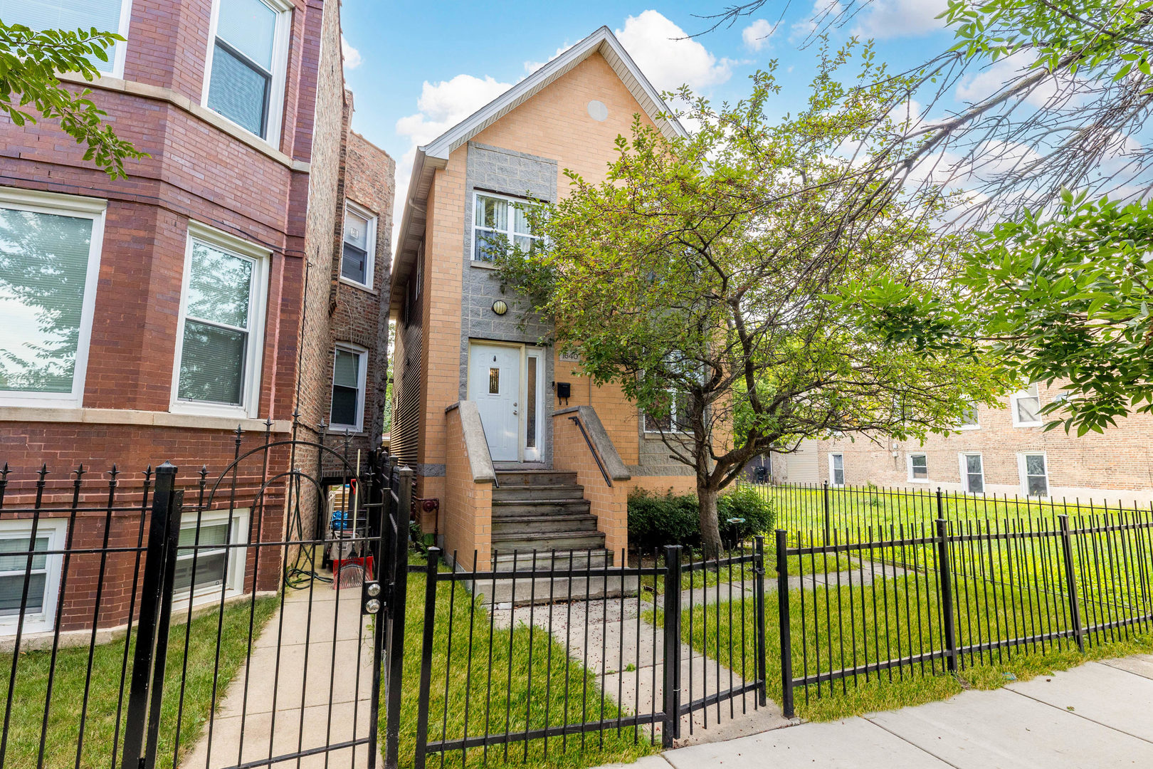 1640 S Ridgeway Avenue Property Photo 1