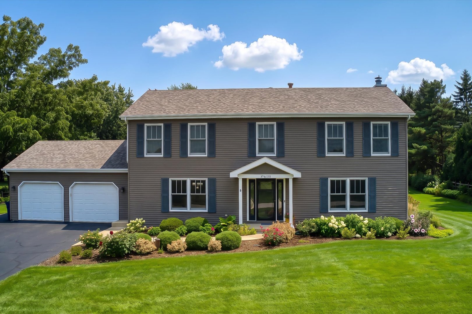 39W261 Hemlock Drive