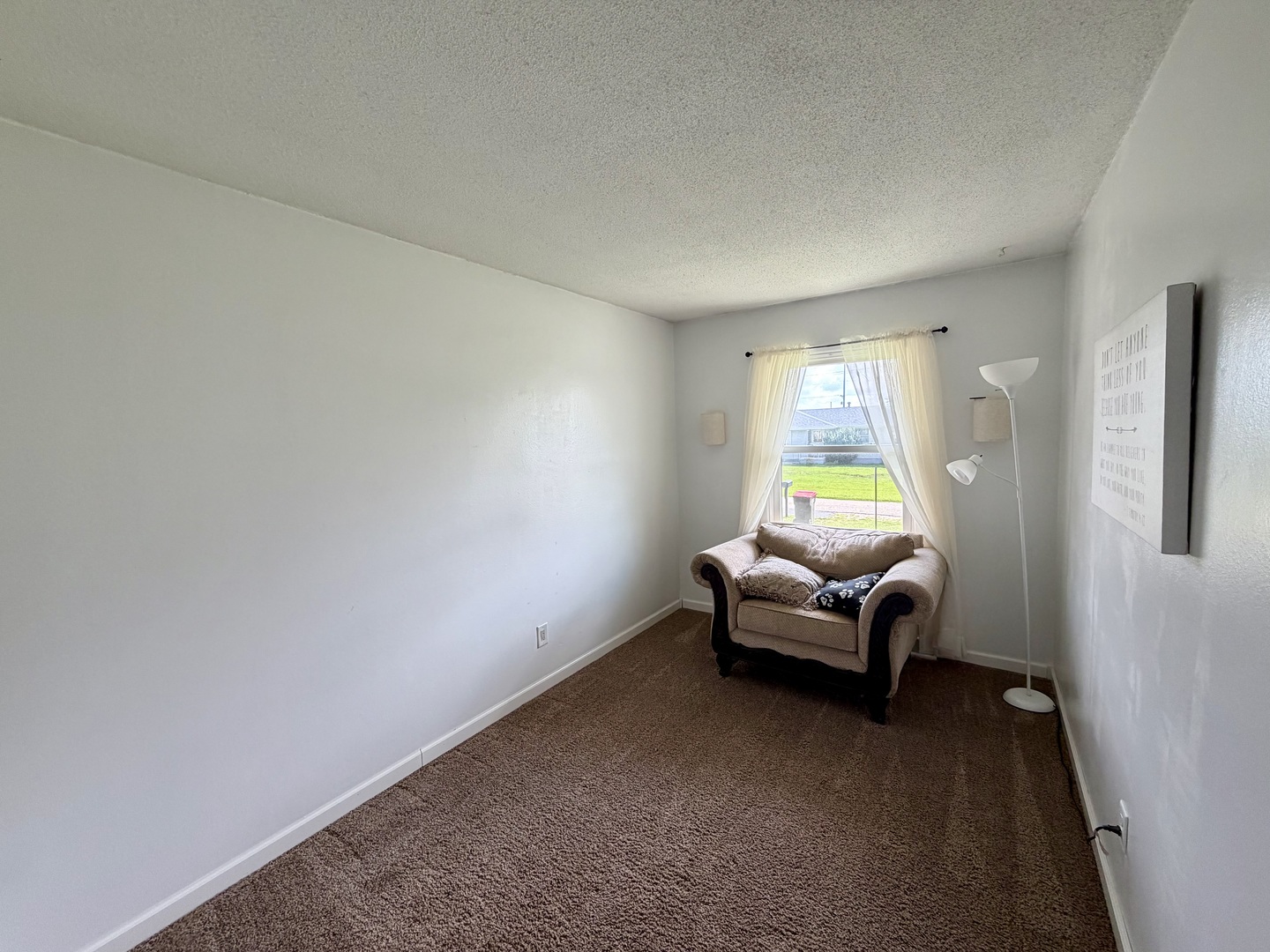 403 S Postlewaite Street Property Photo 11