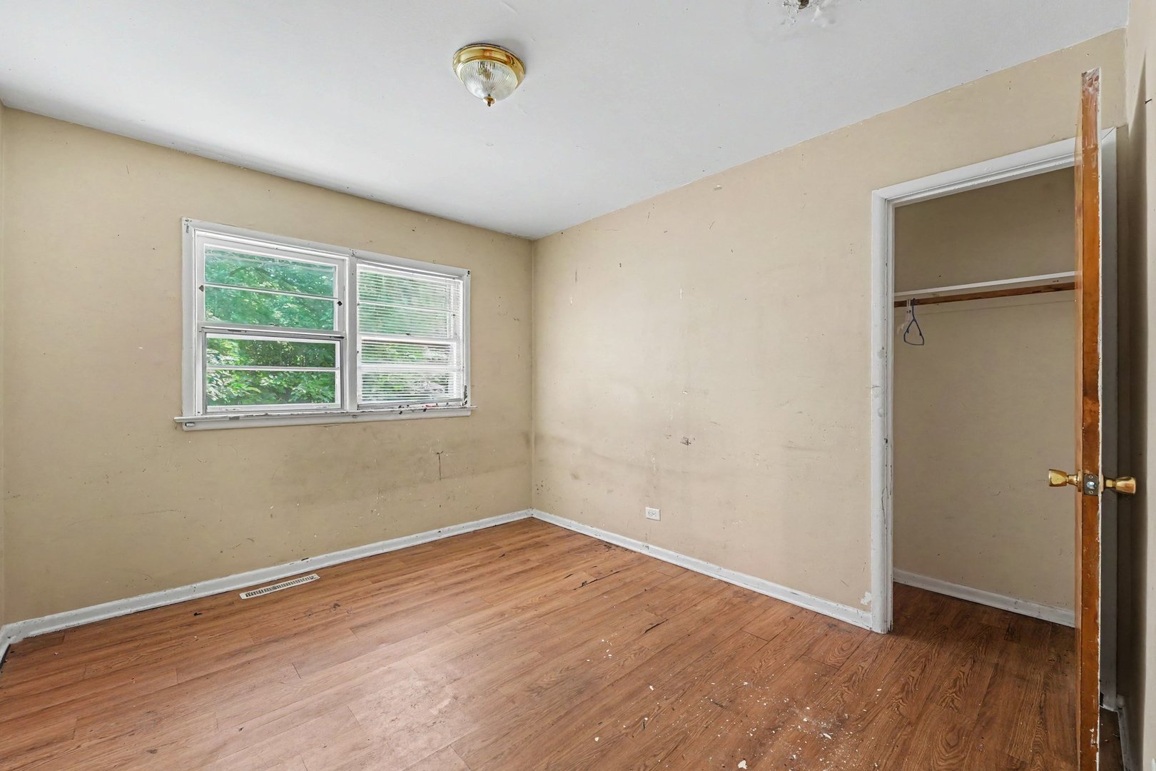 14827 State Street Property Photo 10
