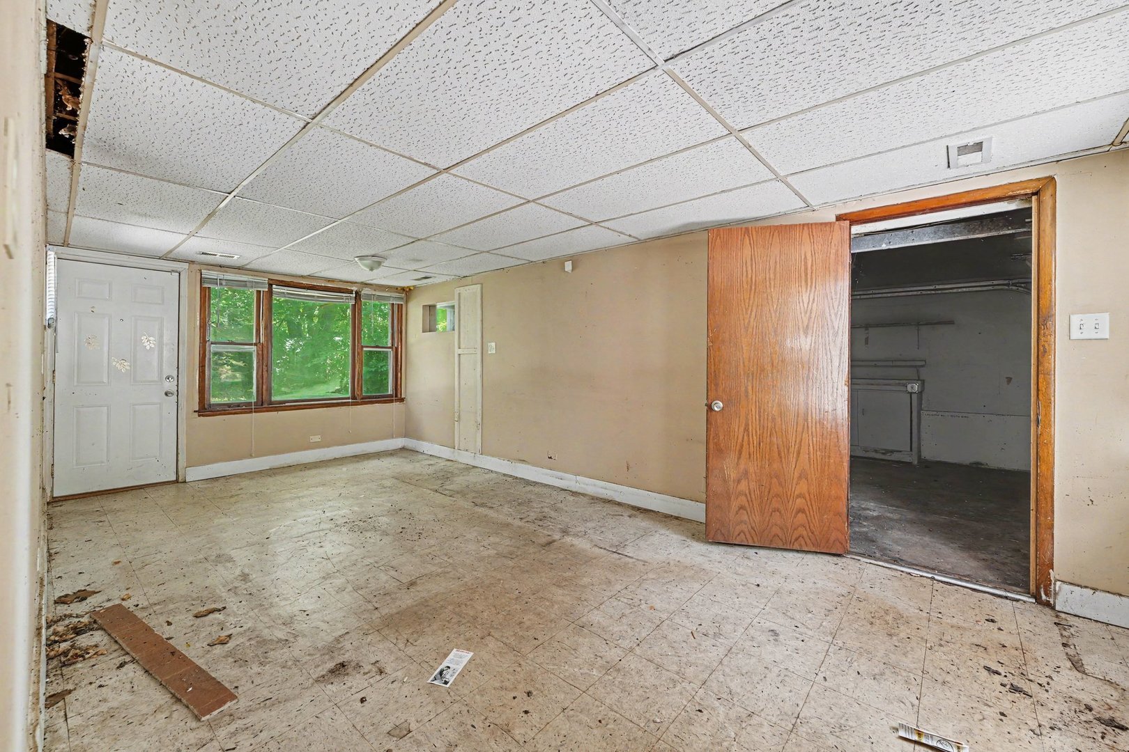 14827 State Street Property Photo 13