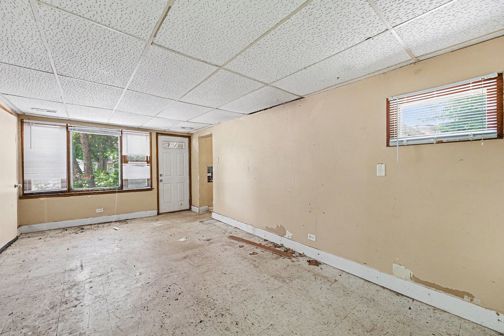 14827 State Street Property Photo 14