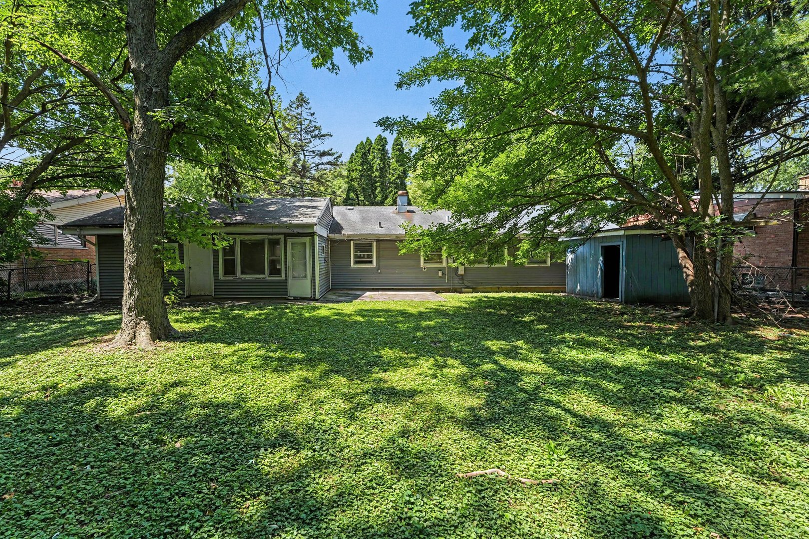 14827 State Street Property Photo 16