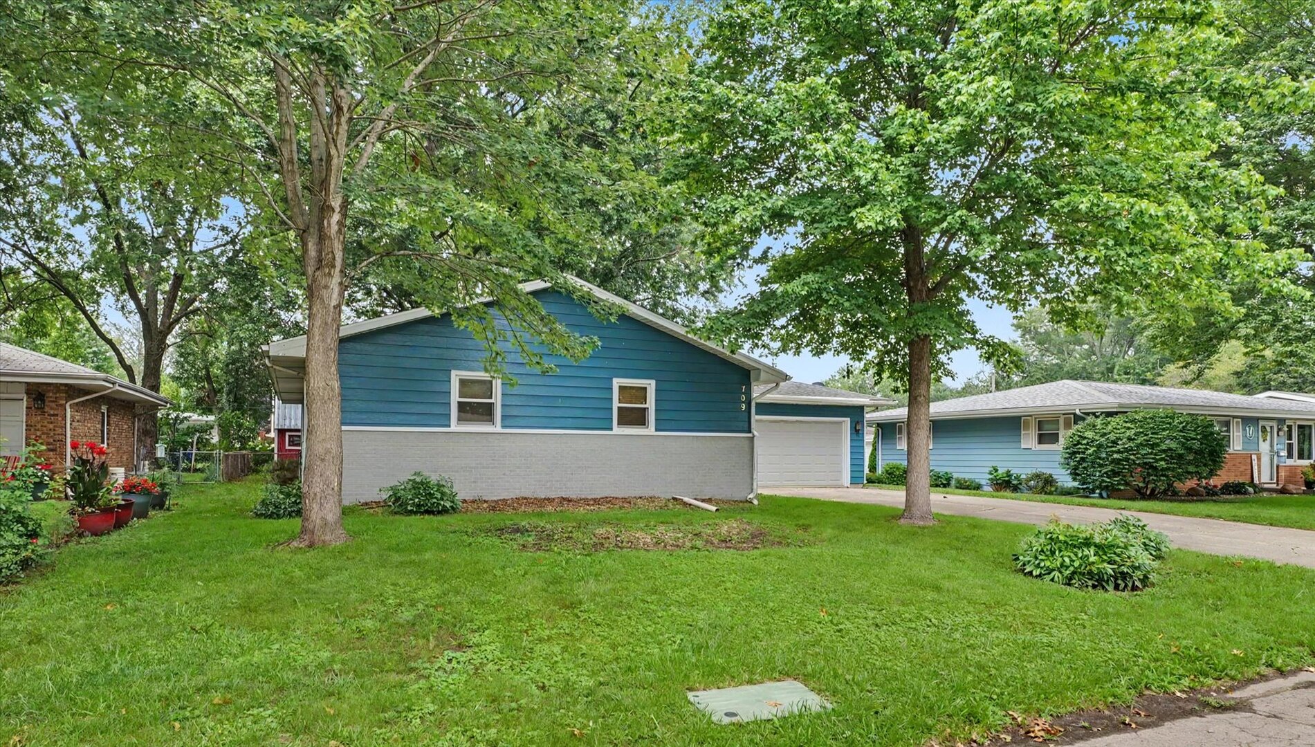 709 Mikel Drive Property Photo 3
