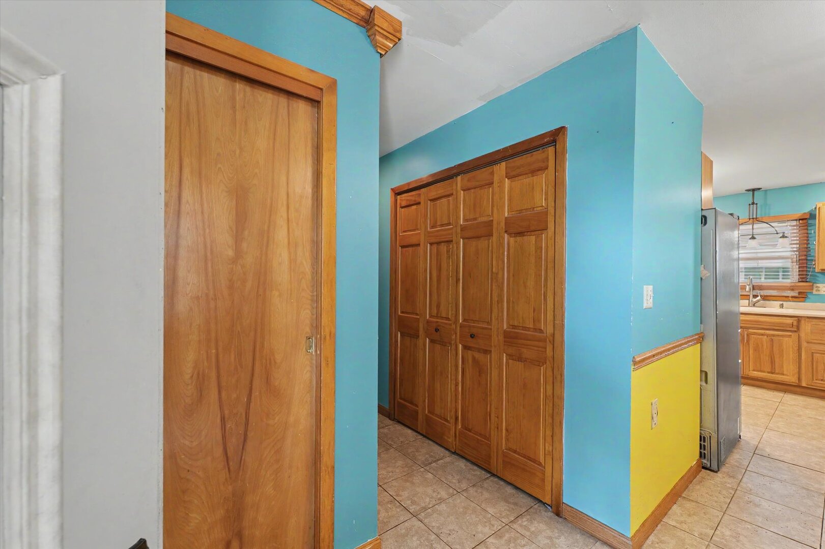 709 Mikel Drive Property Photo 5
