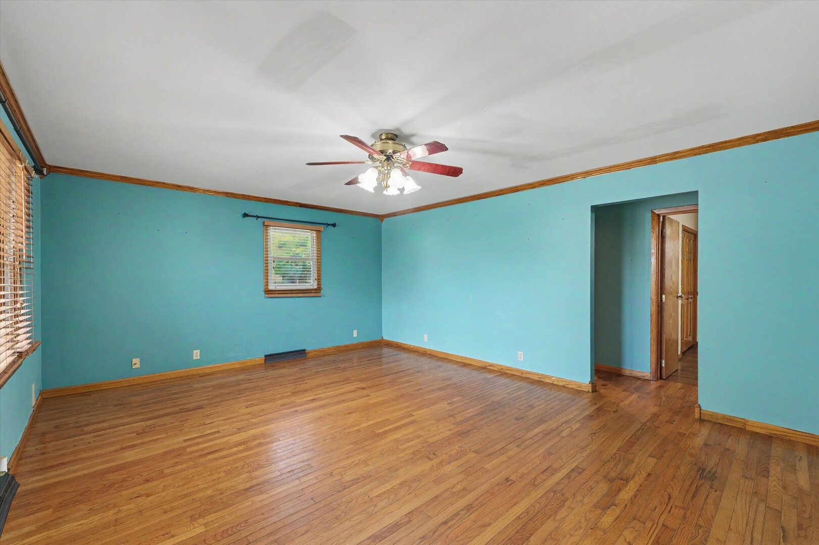 709 Mikel Drive Property Photo 6