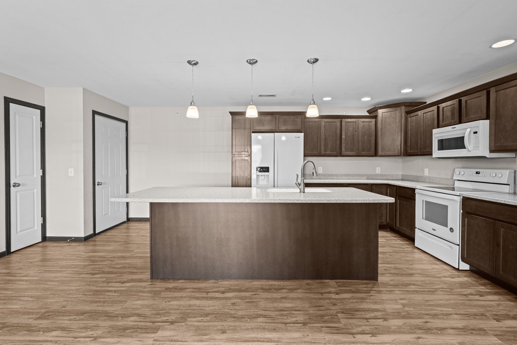 400 E Franklin Street 201 Property Photo 2