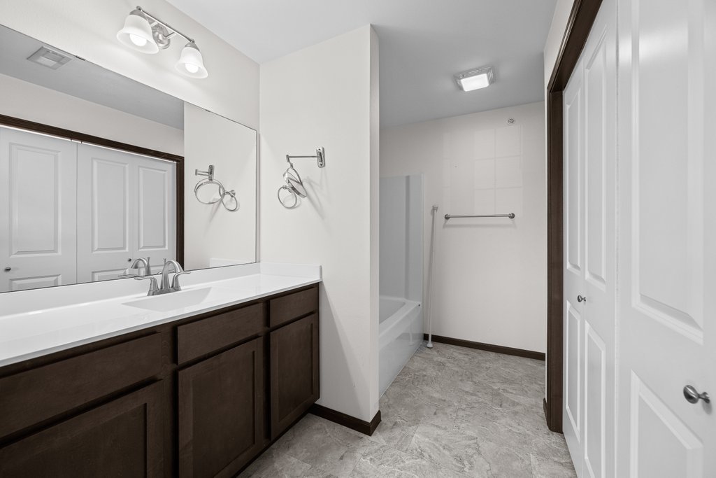 400 E Franklin Street 201 Property Photo 16