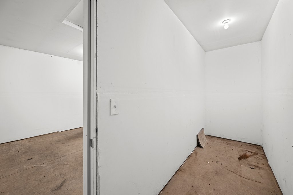 400 E Franklin Street 201 Property Photo 28