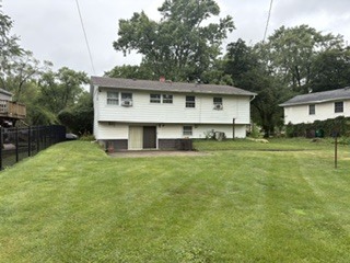 26w482 Blair Street Property Photo 4