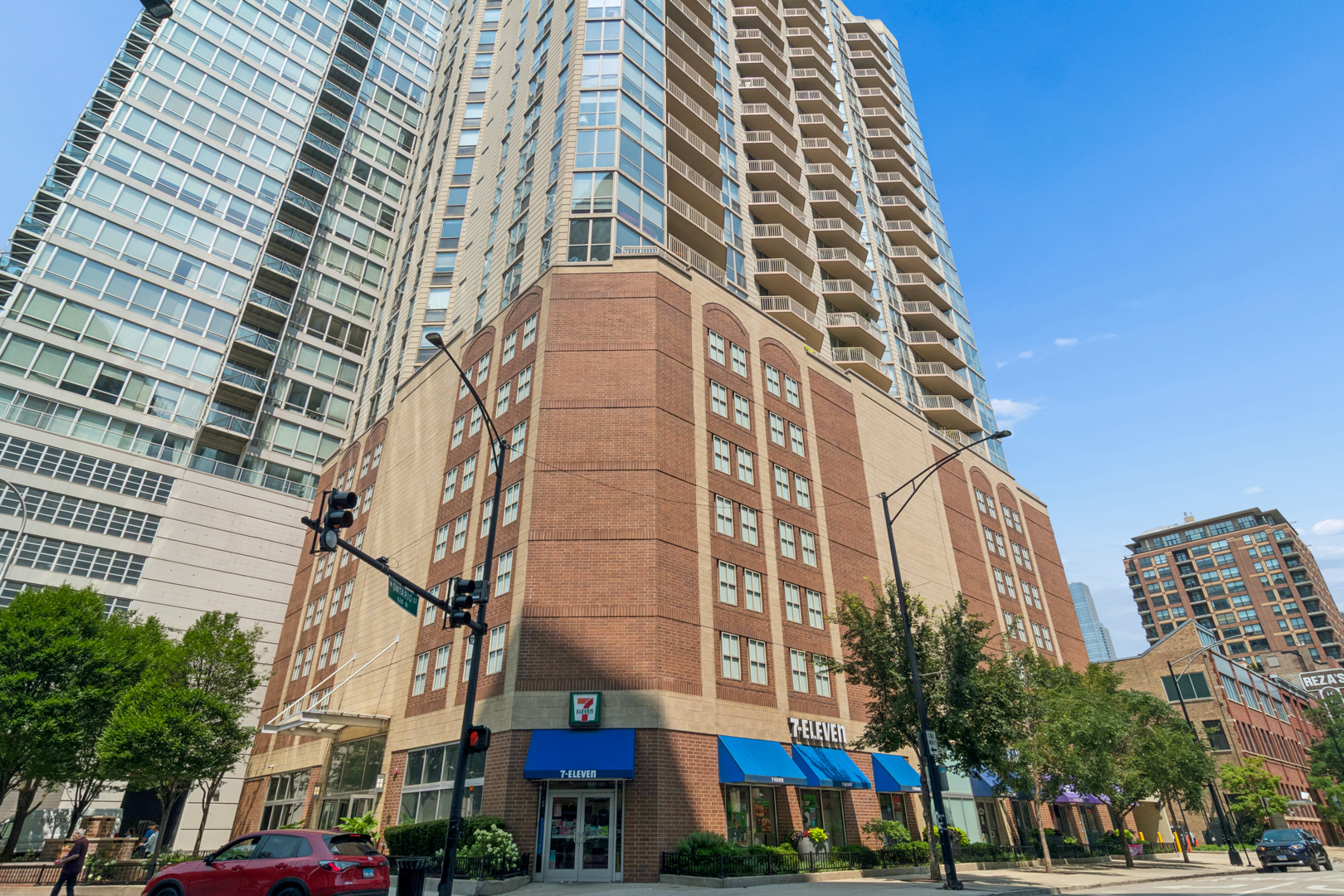 645 N KINGSBURY Street 2205