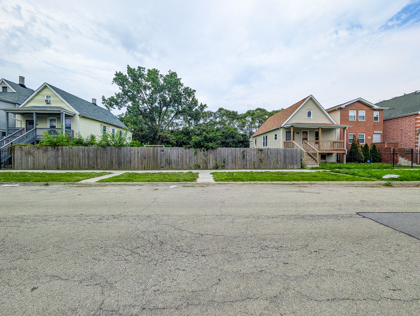 9415 S Burnside Avenue Property Photo 11