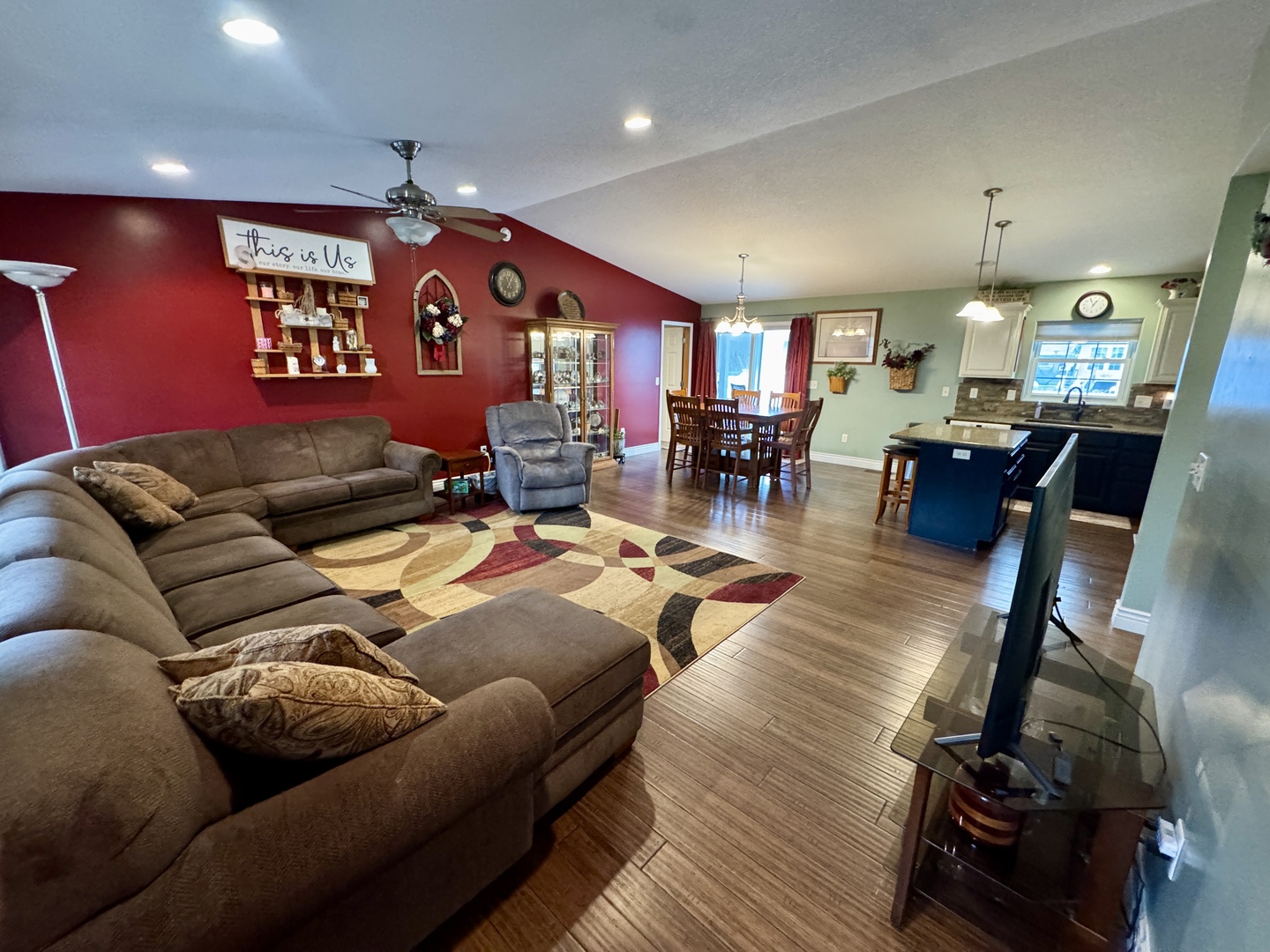 300 York Street Property Photo 2