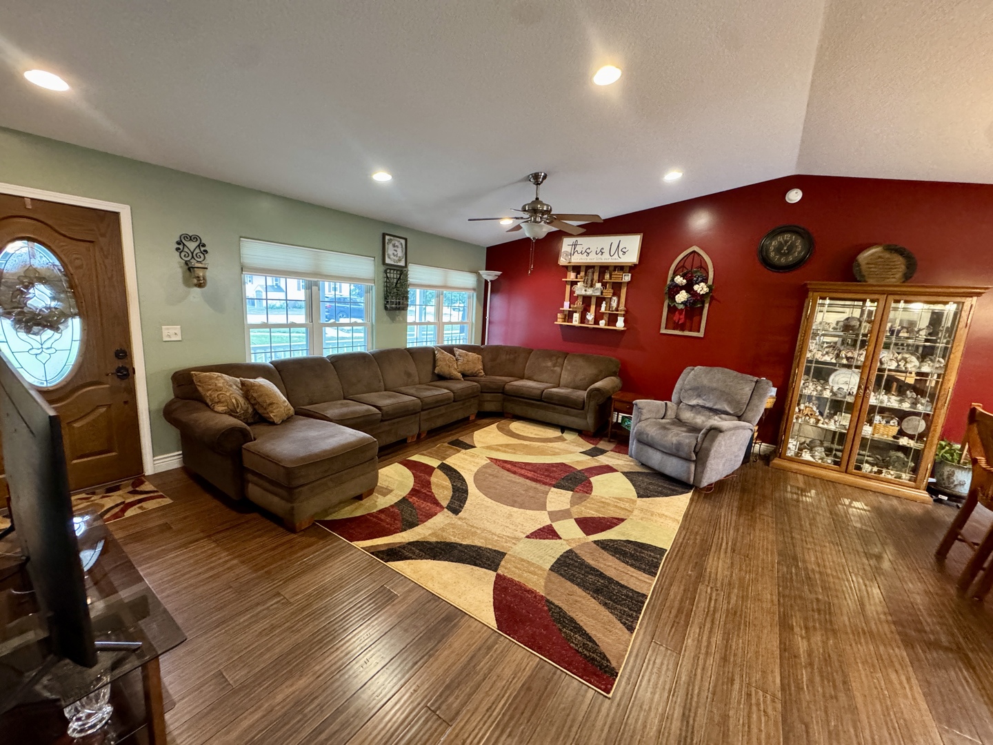 300 York Street Property Photo 3