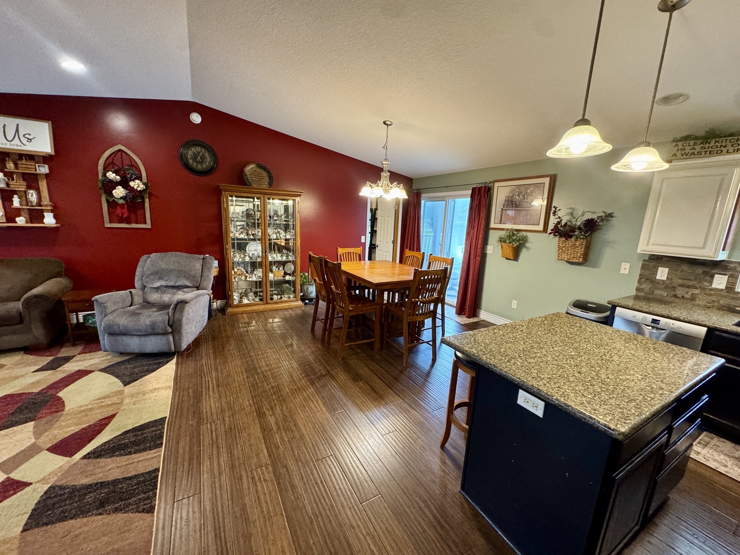 300 York Street Property Photo 4