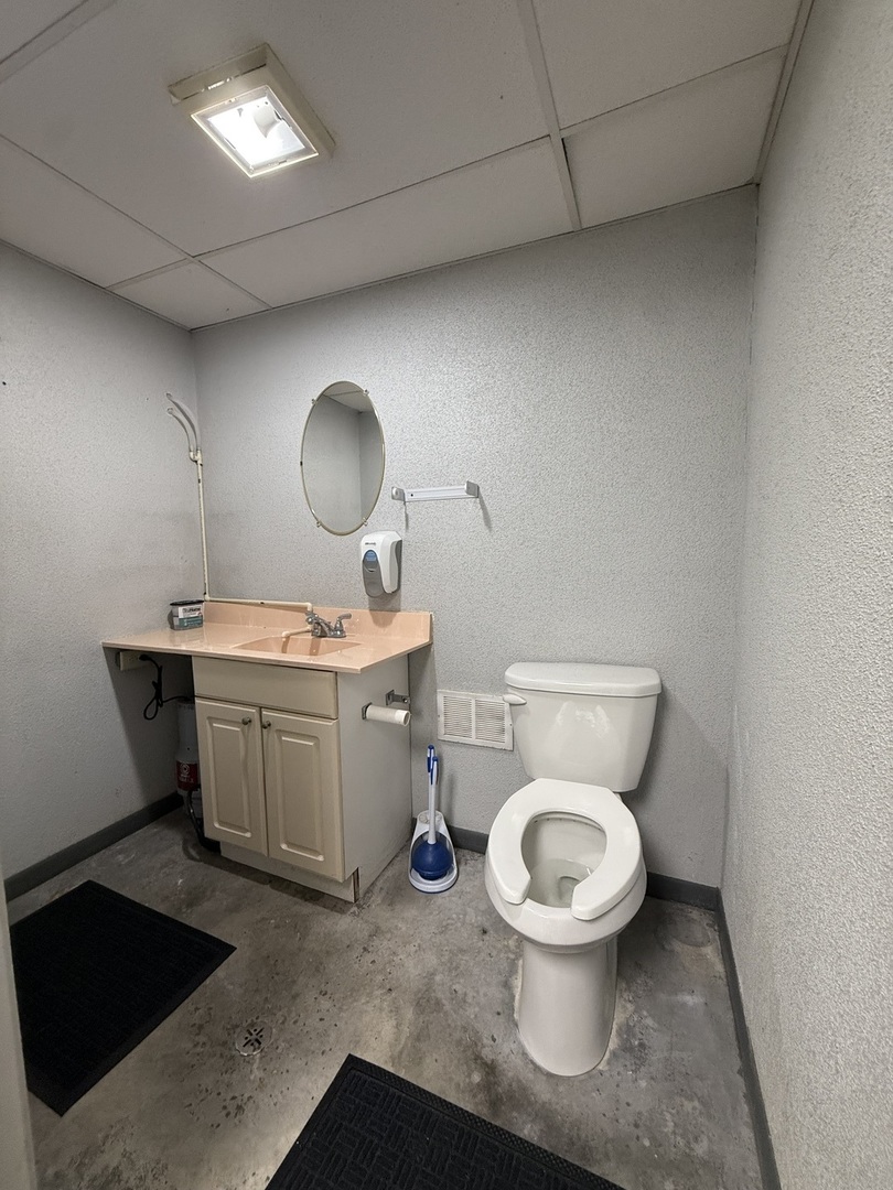 115 E South Street Property Photo 8