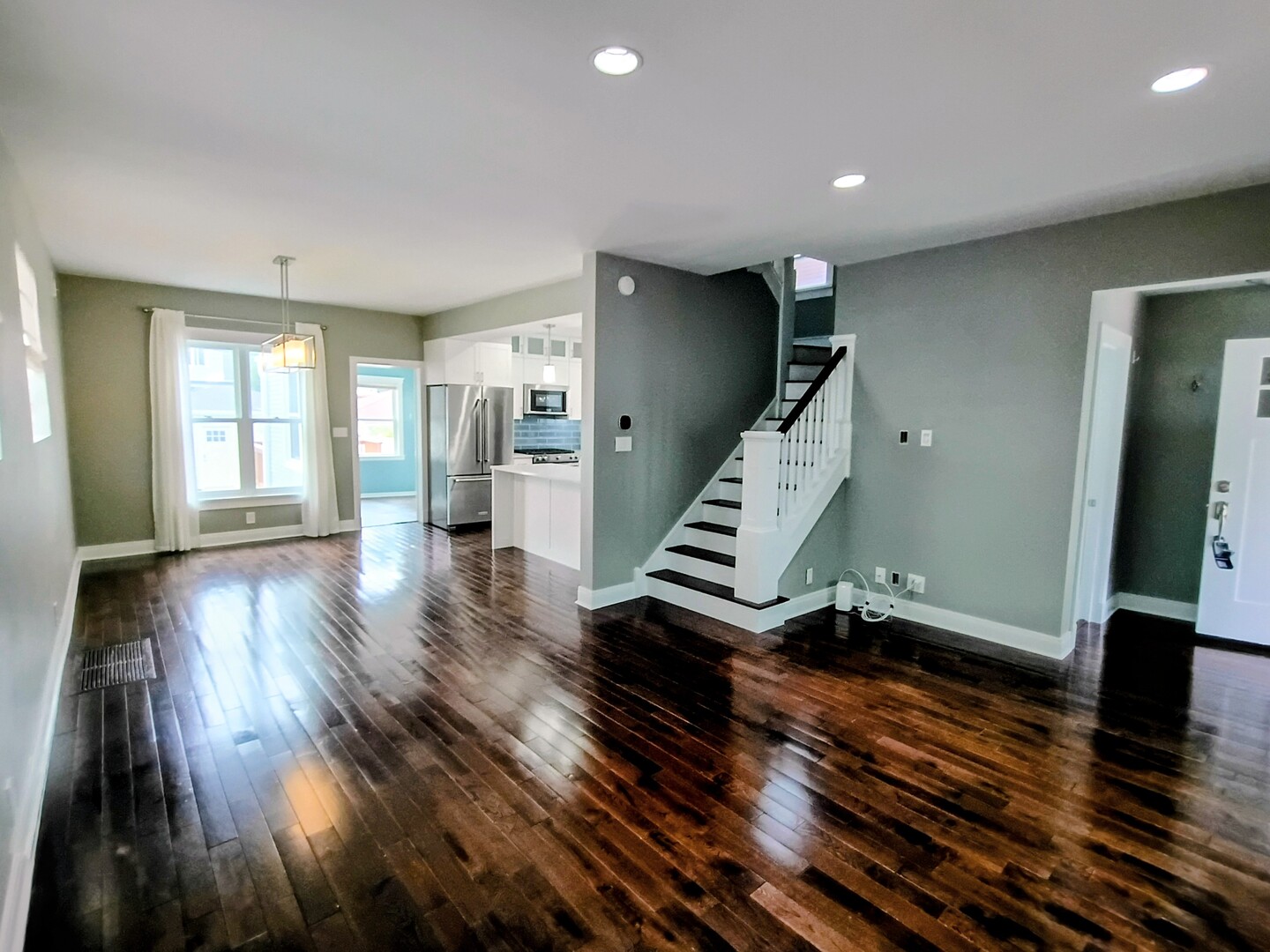 5009 W Argyle Street Property Photo 4