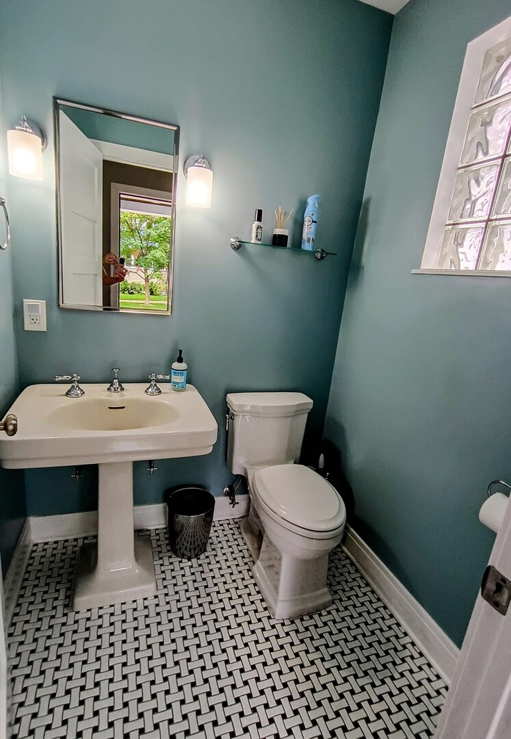 5009 W Argyle Street Property Photo 6