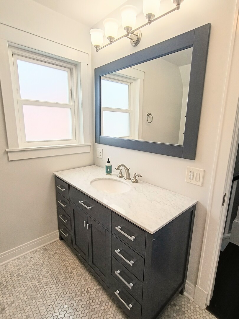 5009 W Argyle Street Property Photo 7